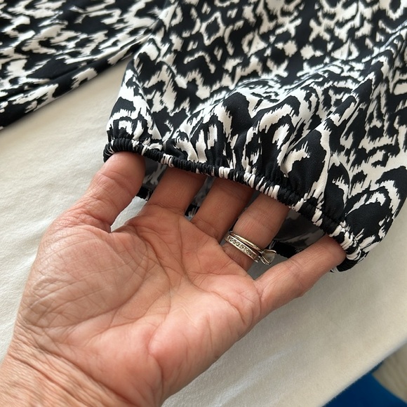 New Directions Black and White Button Up Blouse with Front Tie Sz 2X - Picture 11 of 12